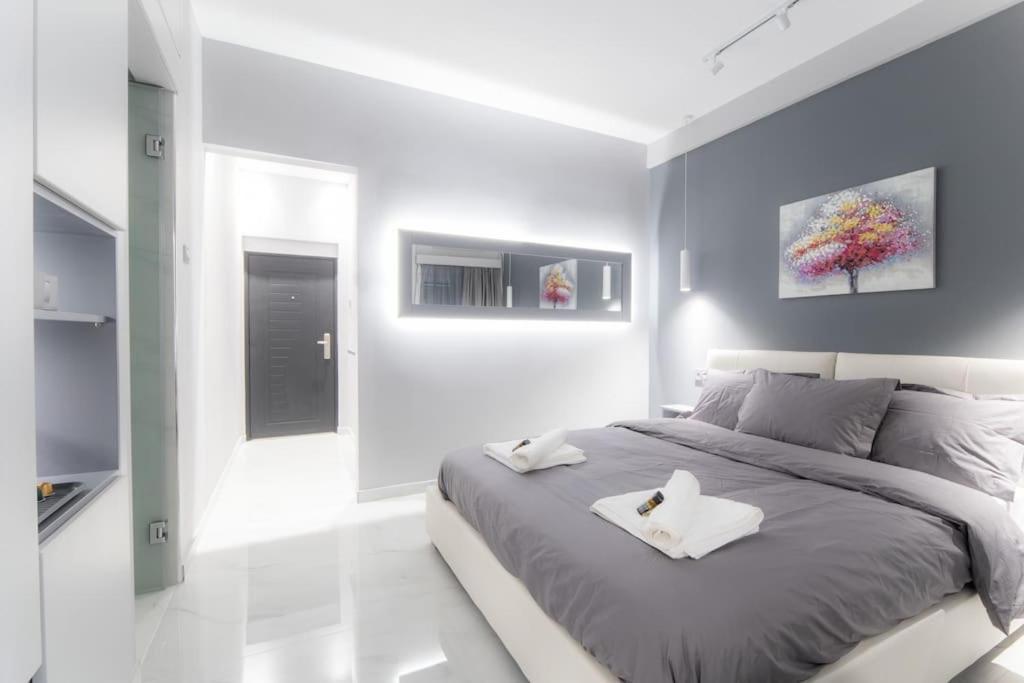 Lux Seaside Apartment By Volos Hospitality Luaran gambar