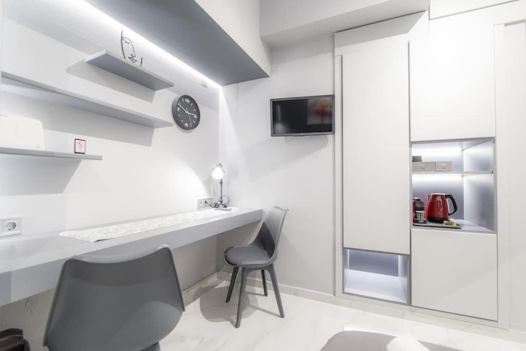 Lux Seaside Apartment By Volos Hospitality Luaran gambar